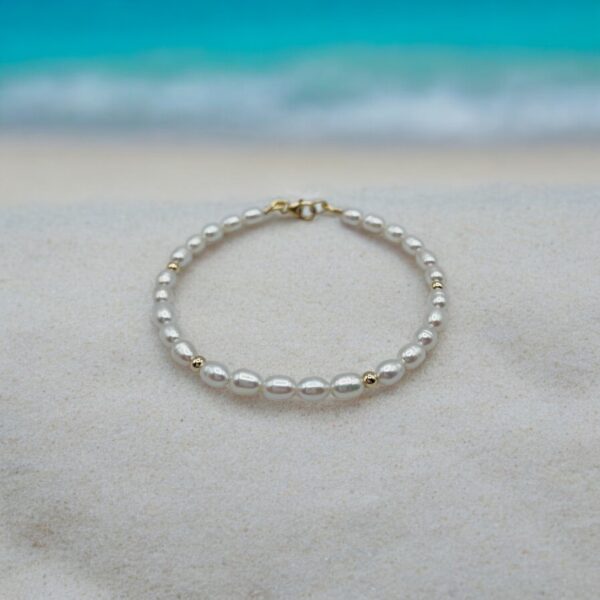 Rice Pearl and Gold Accent Bracelet B506