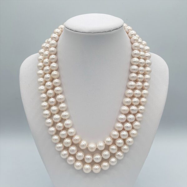 Triple Strand Pearl Necklace N1291