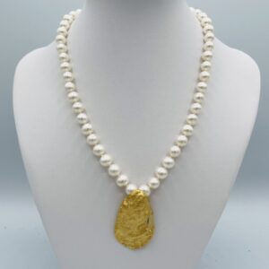 Britannium Plated Oyster Shell Pendant & Pearl Necklace N2312