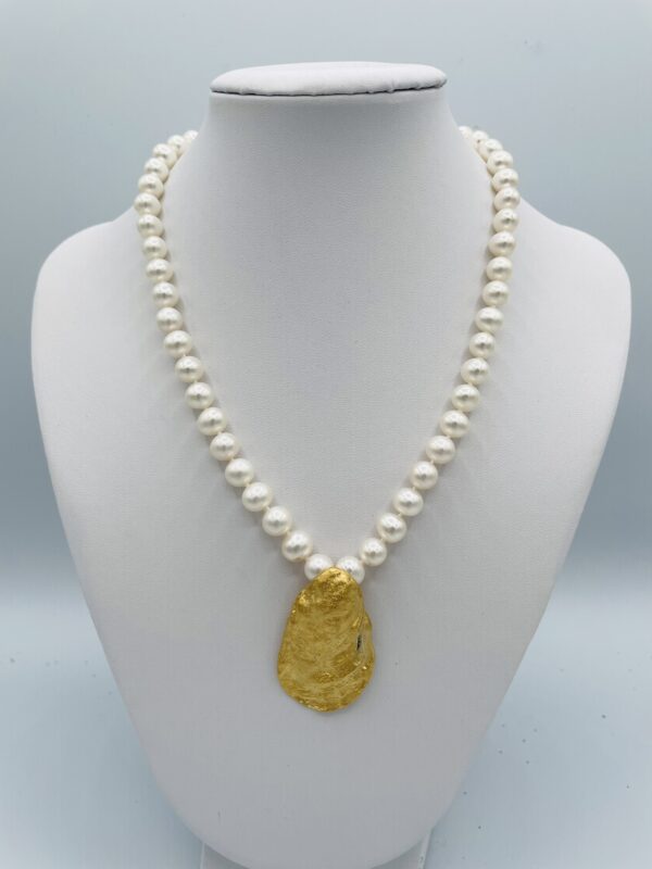 Britannium Plated Oyster Shell Pendant & Pearl Necklace N2312