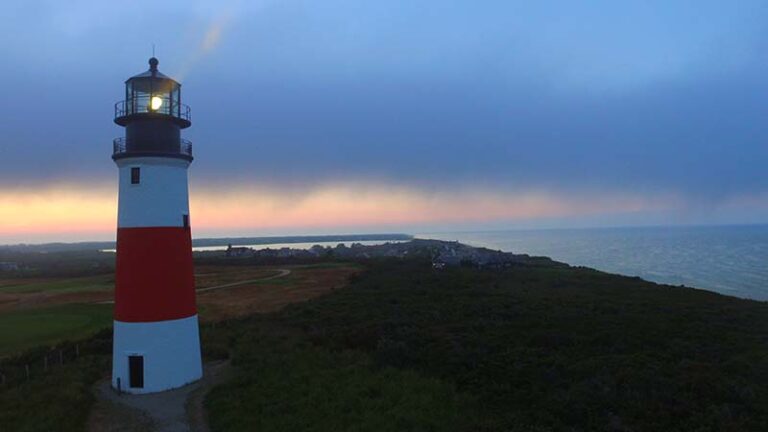 Photo by Lowell Cooke Photo by Lowell Cooke