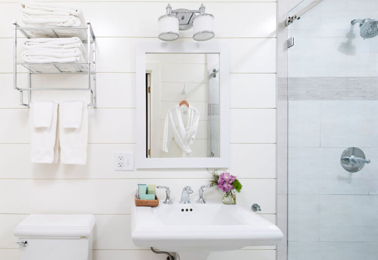 BrassLanternbathrooms 768x528 1