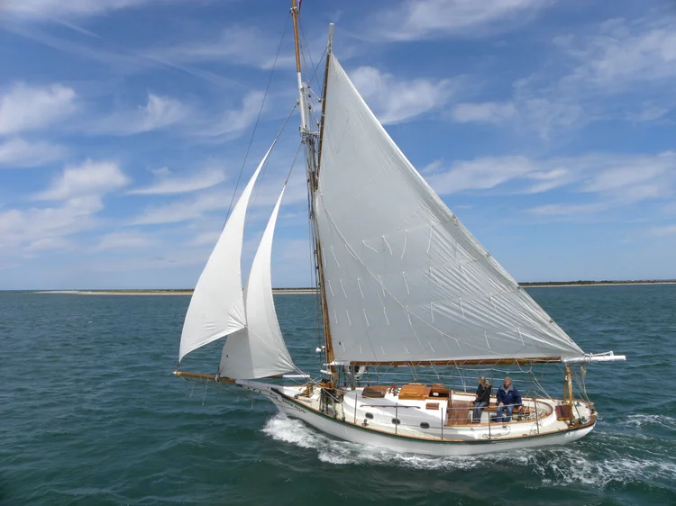 EndeavorSailing CatchingWind