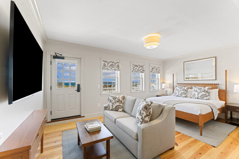 Veranda Room 2 1 768x512 1