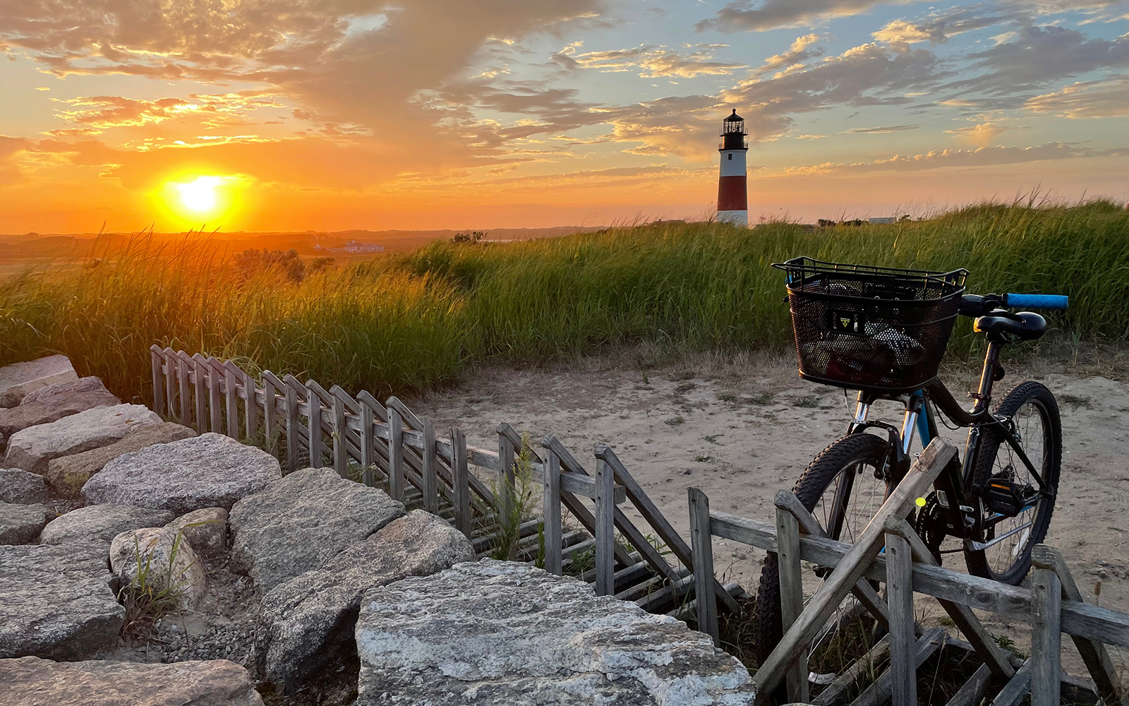 bike in front of Nantucket Sankaty Lighthouse